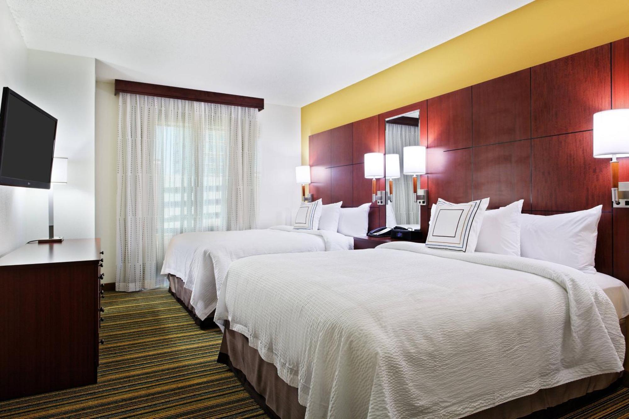 Hotel By Marriott Downtown 3*
