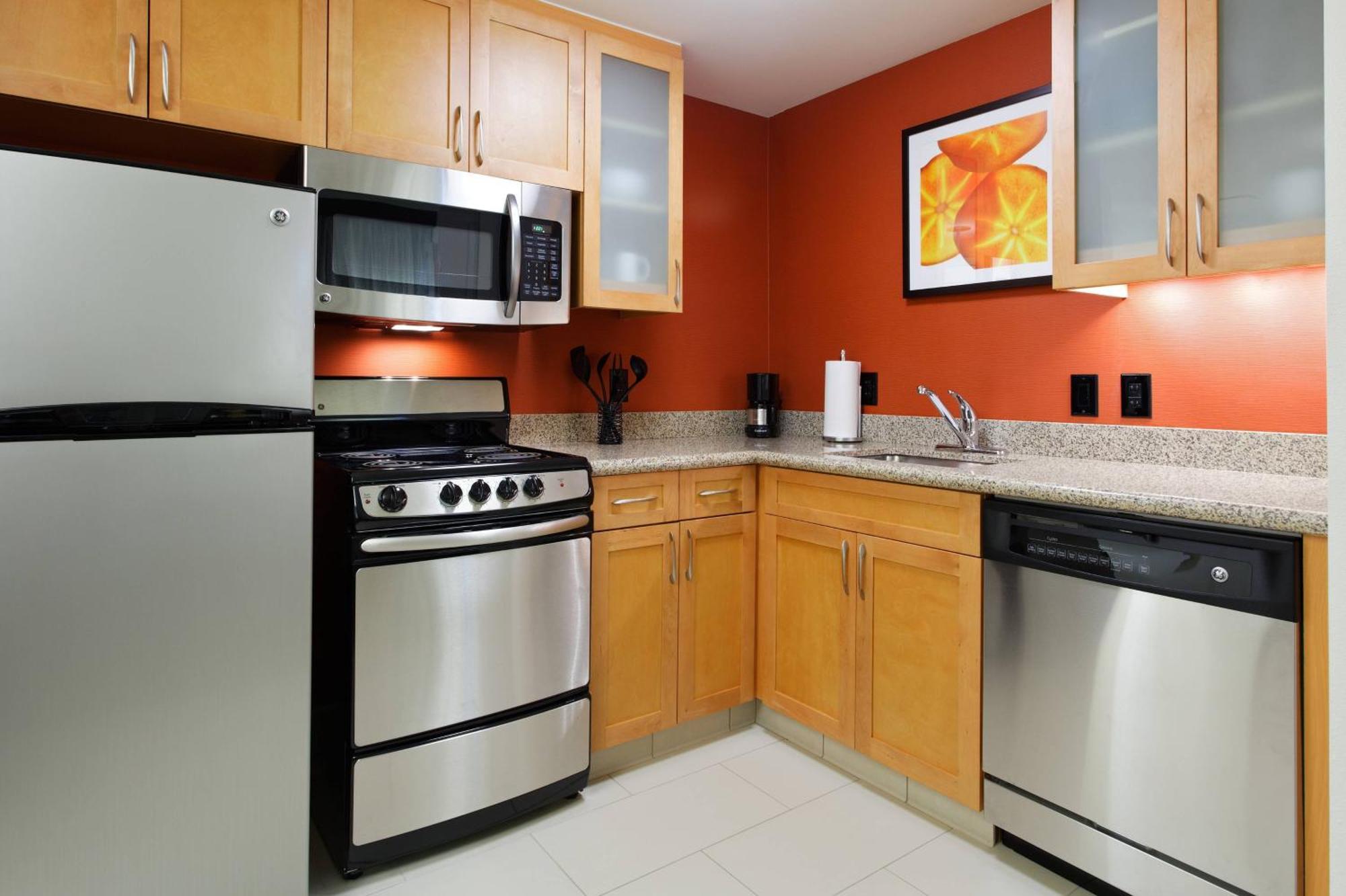 Hotel By Marriott Downtown 3*